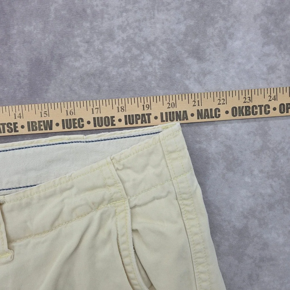 American Eagle Outfitters Chino Shorts Mens 38W Classic Length Cream Fits 40W